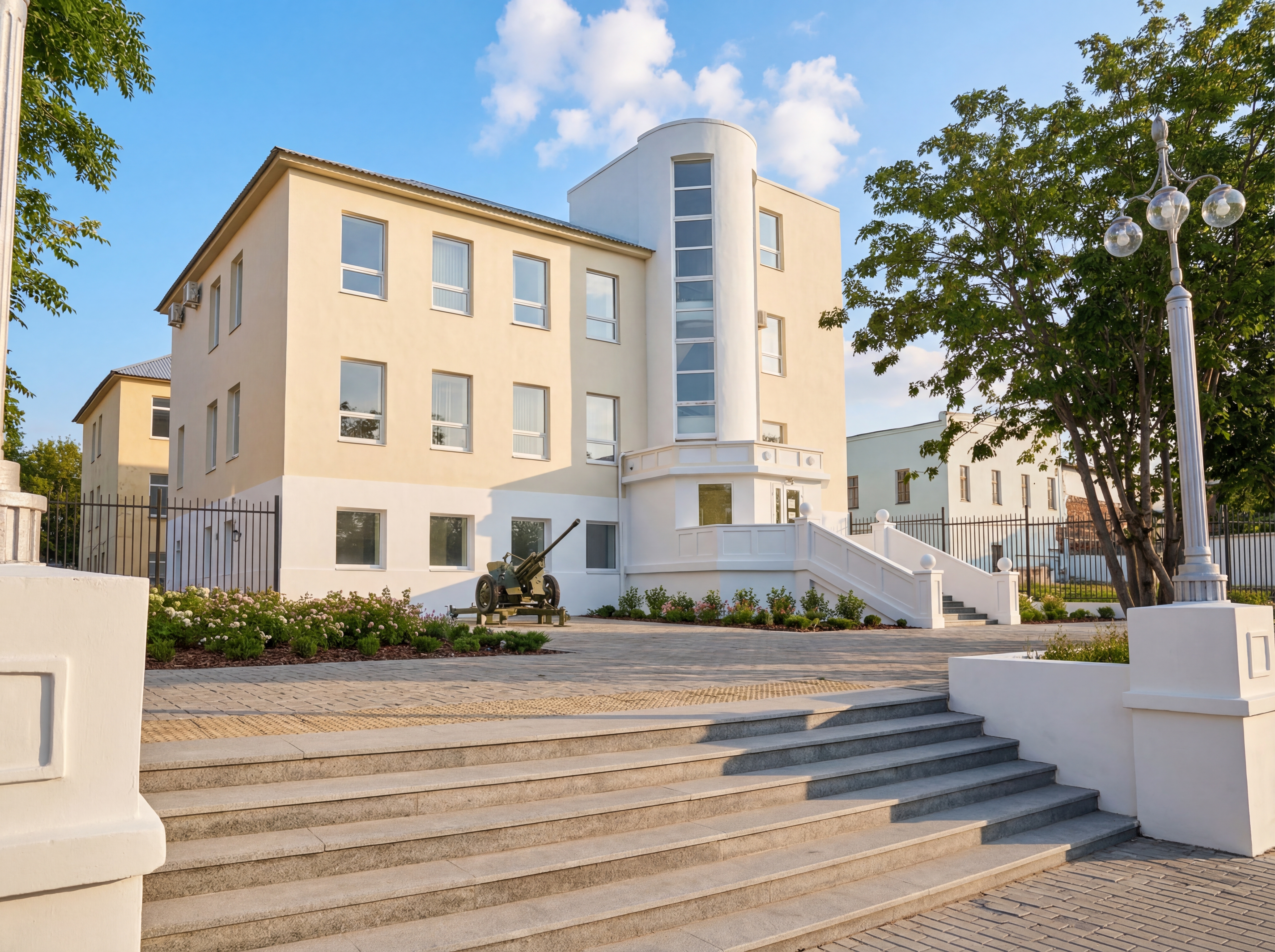 Участок с готовыми постройками